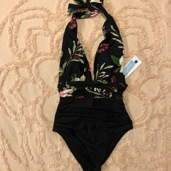 One Piece Swimsuit - Picture 6 of 7